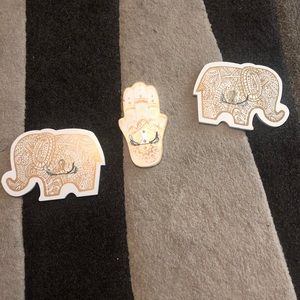 Jewelry hanging plaques